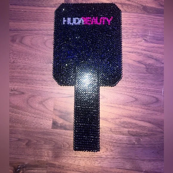 Huda Beauty Mirror- Austrian Crystal Bedazzled - Picture 4 of 6